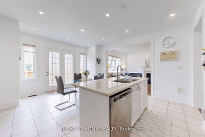 423 Grindstone Trail • Oakville, ON photo 9