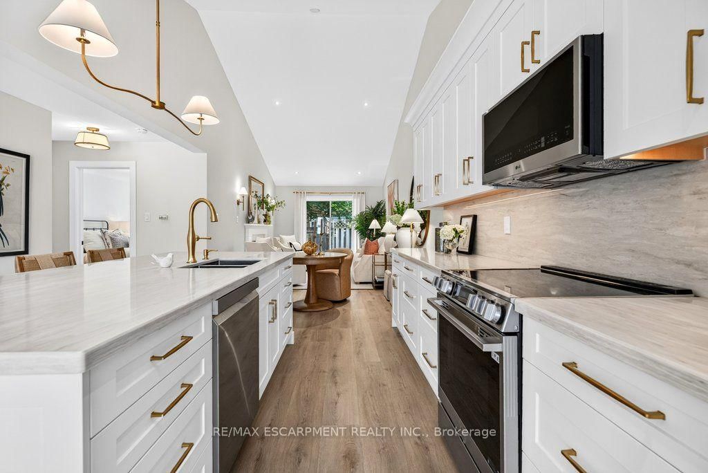 2435 Woodward Avenue • #5 • Burlington, ON photo 10