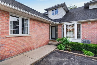 2435 Woodward Avenue • #5 • Burlington, ON photo 2