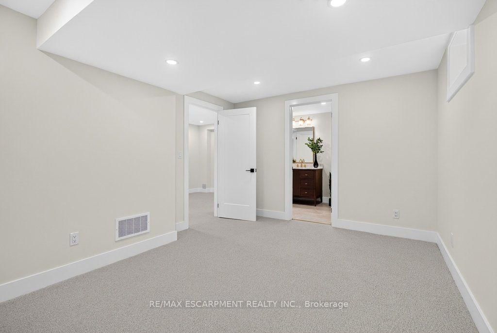 2435 Woodward Avenue • #5 • Burlington, ON photo 31