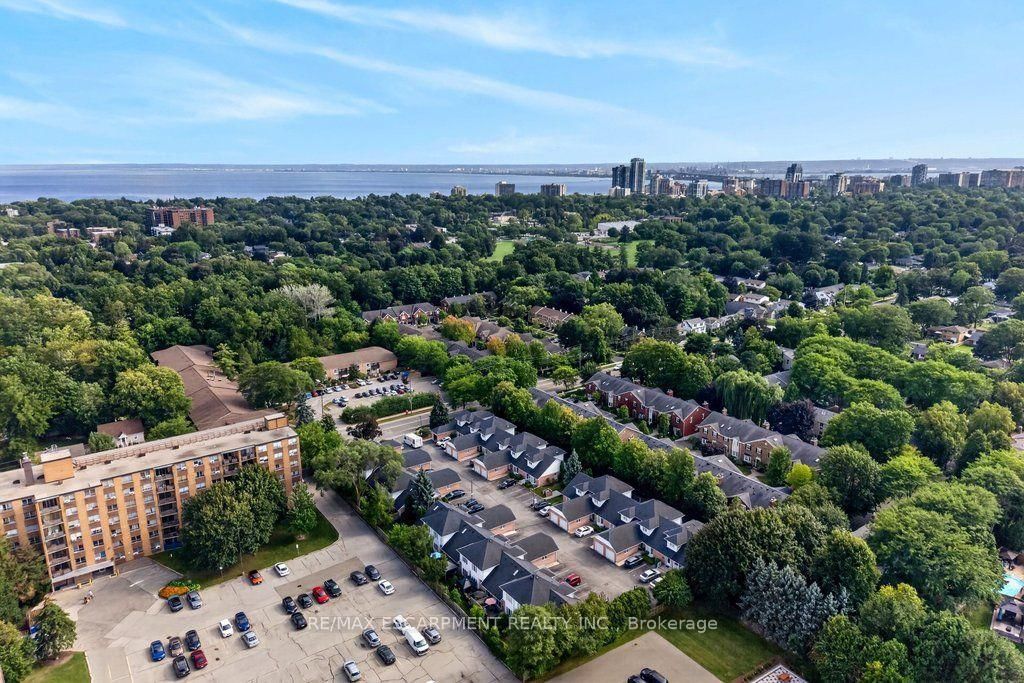 2435 Woodward Avenue • #5 • Burlington, ON photo 37