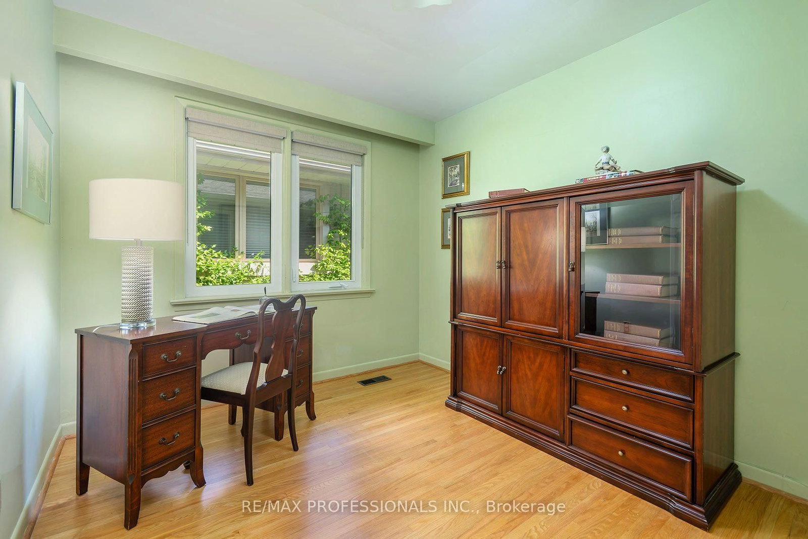 17 Clearside Place • Toronto, ON photo 19