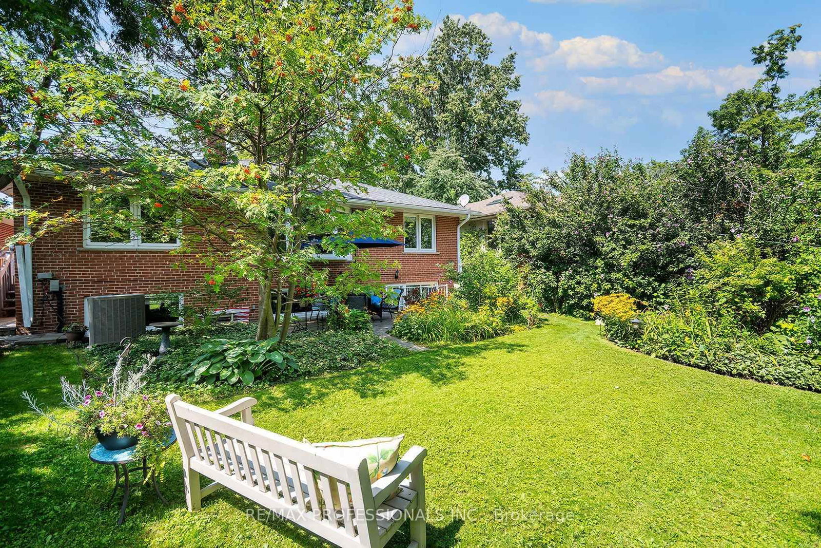 17 Clearside Place • Toronto, ON photo 39