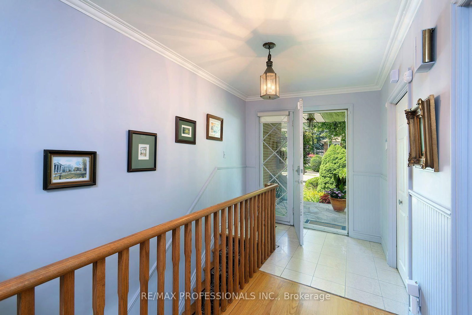 17 Clearside Place • Toronto, ON photo 7