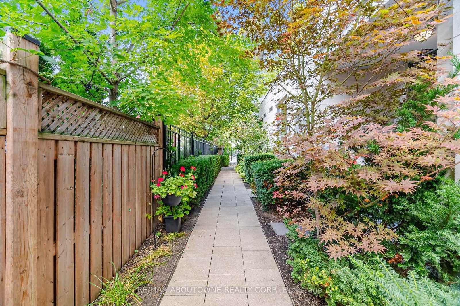 1441 ELGIN Street • #106 • Burlington, ON photo 31