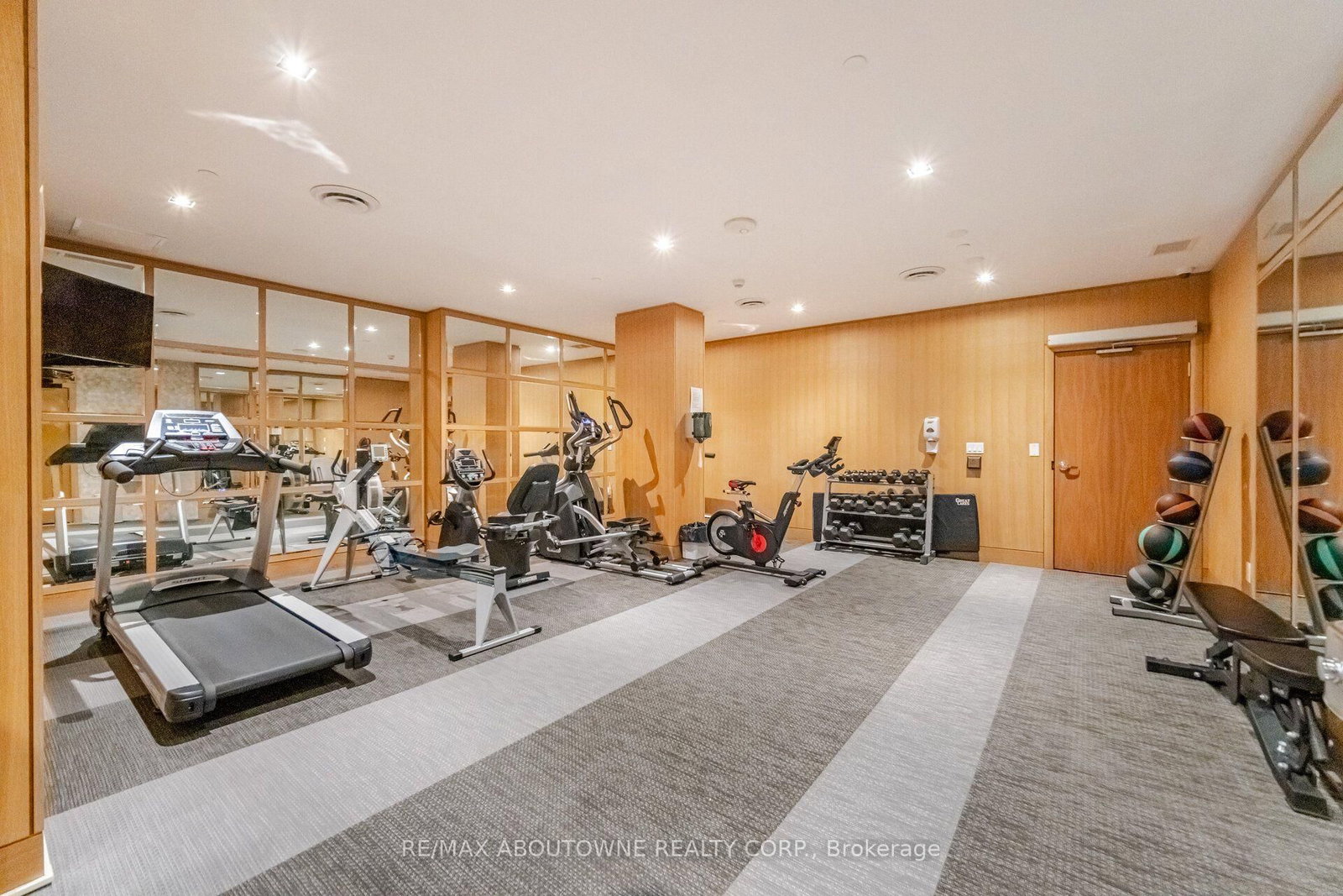 1441 ELGIN Street • #106 • Burlington, ON photo 35