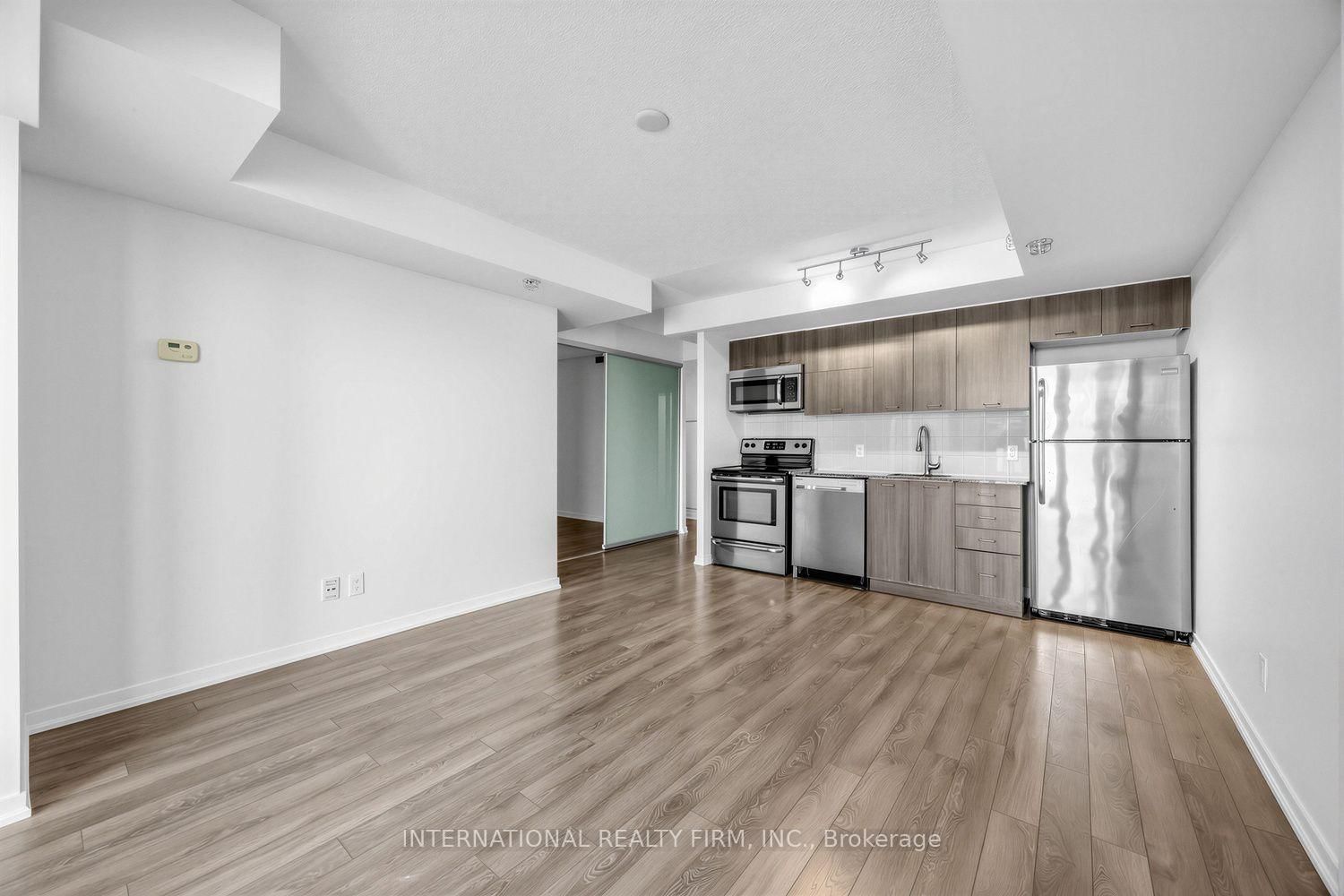 20 Joe Shuster Way • #516 • Toronto, ON photo 11