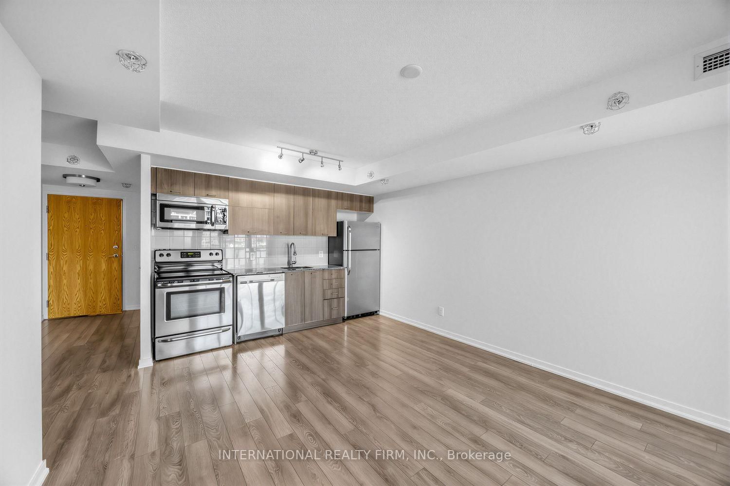20 Joe Shuster Way • #516 • Toronto, ON photo 12