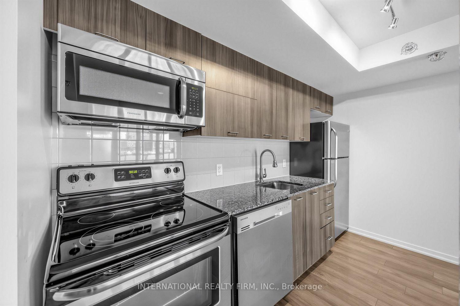 20 Joe Shuster Way • #516 • Toronto, ON photo 14
