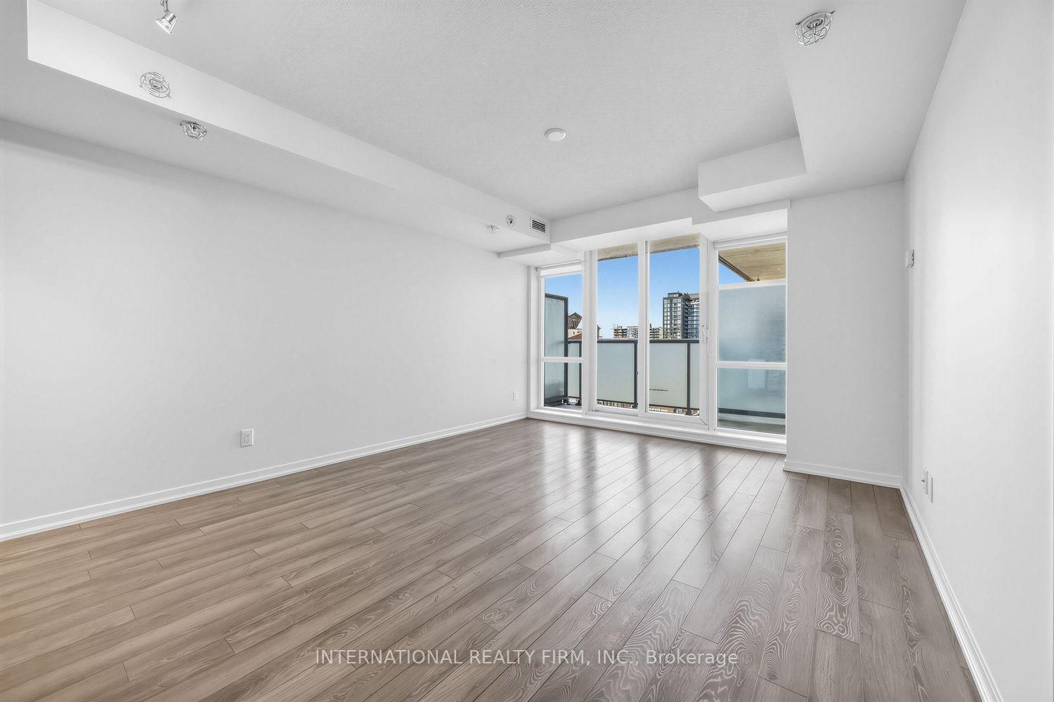 20 Joe Shuster Way • #516 • Toronto, ON photo 7