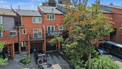 1230 Cornerbrook Mississauga,ON L5C 3J4 — Photo 1