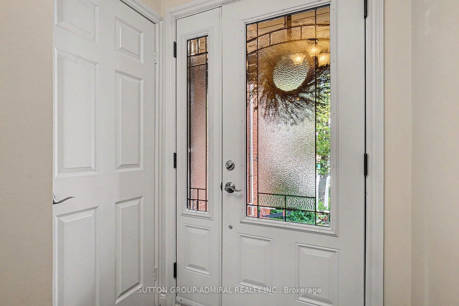 1230 Cornerbrook Place • Mississauga, ON photo 3