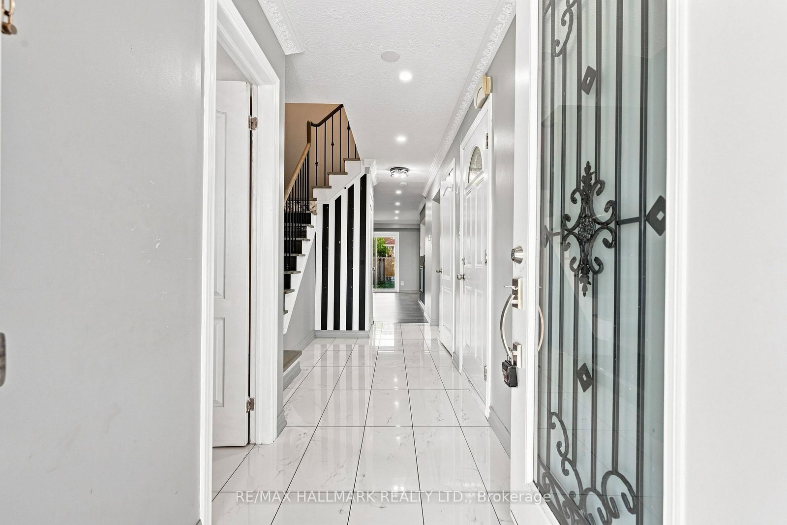 60 Pickard Lane • Brampton, ON photo 4
