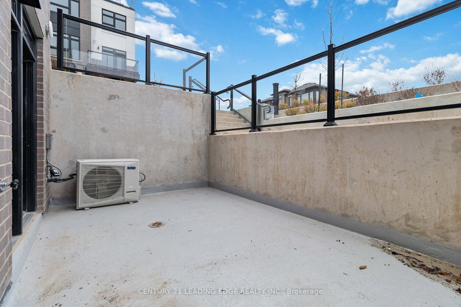 1569 Rose Way • #128 • Milton, ON photo 4
