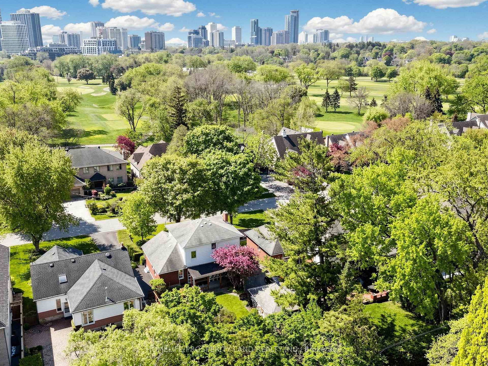 18 Orrell Avenue • Toronto, ON photo 8