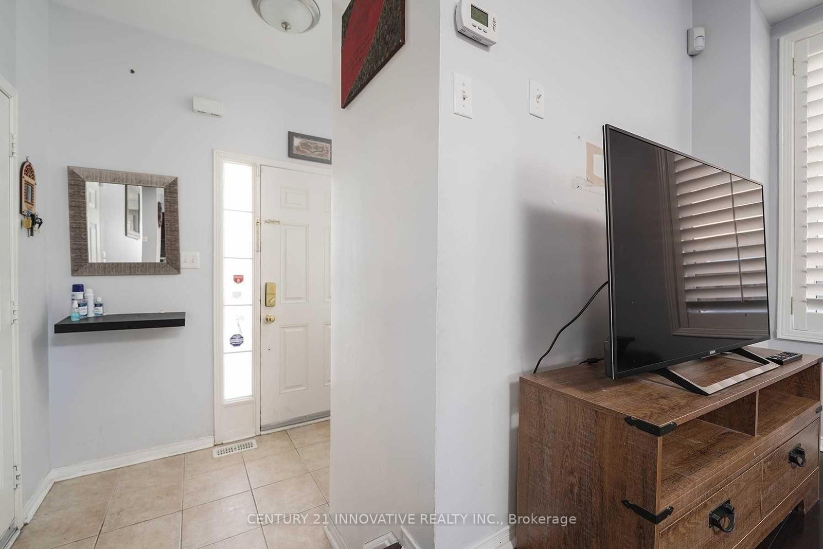 97 Hollingsworth Circle • Brampton, ON photo 3