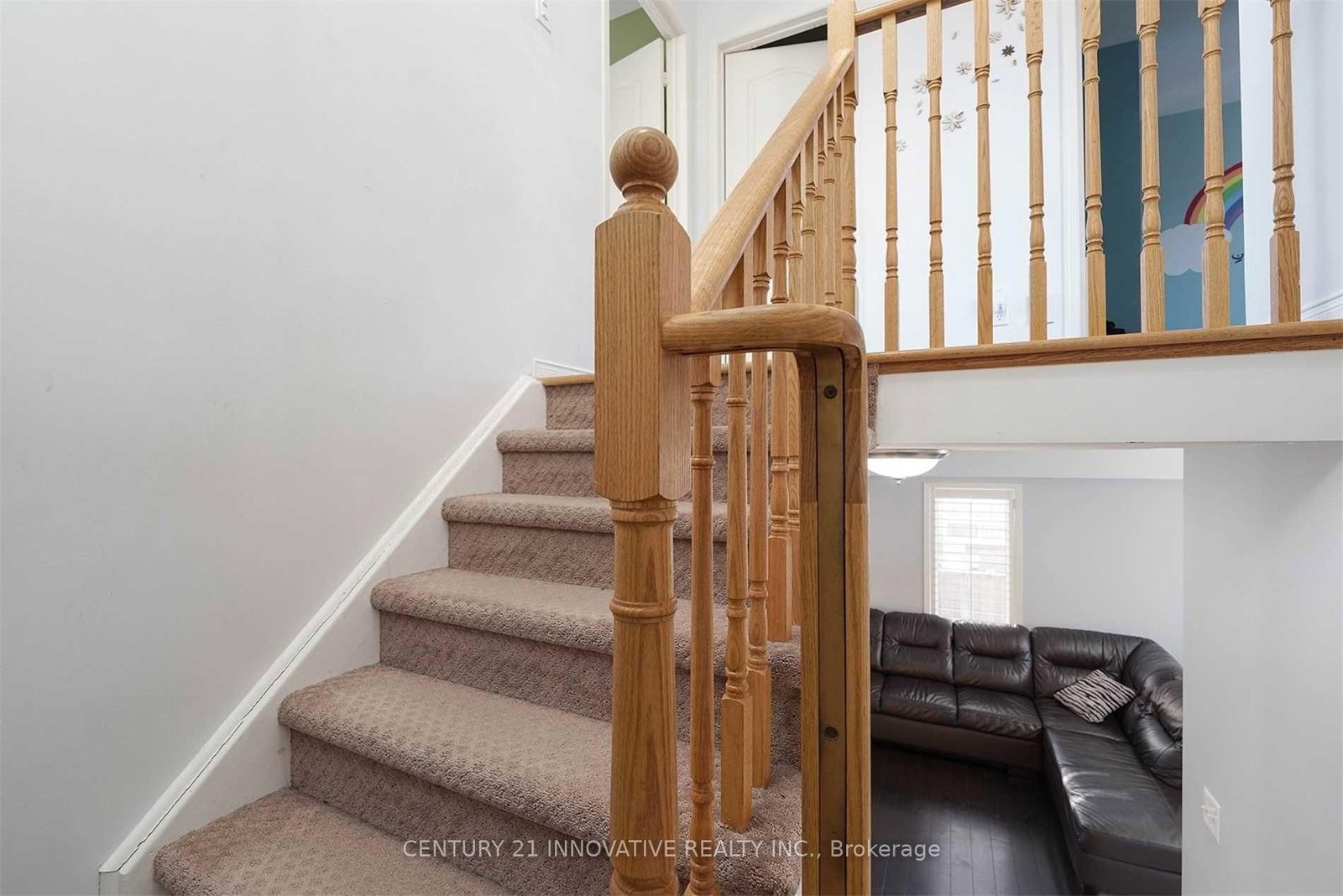 97 Hollingsworth Circle • Brampton, ON photo 8