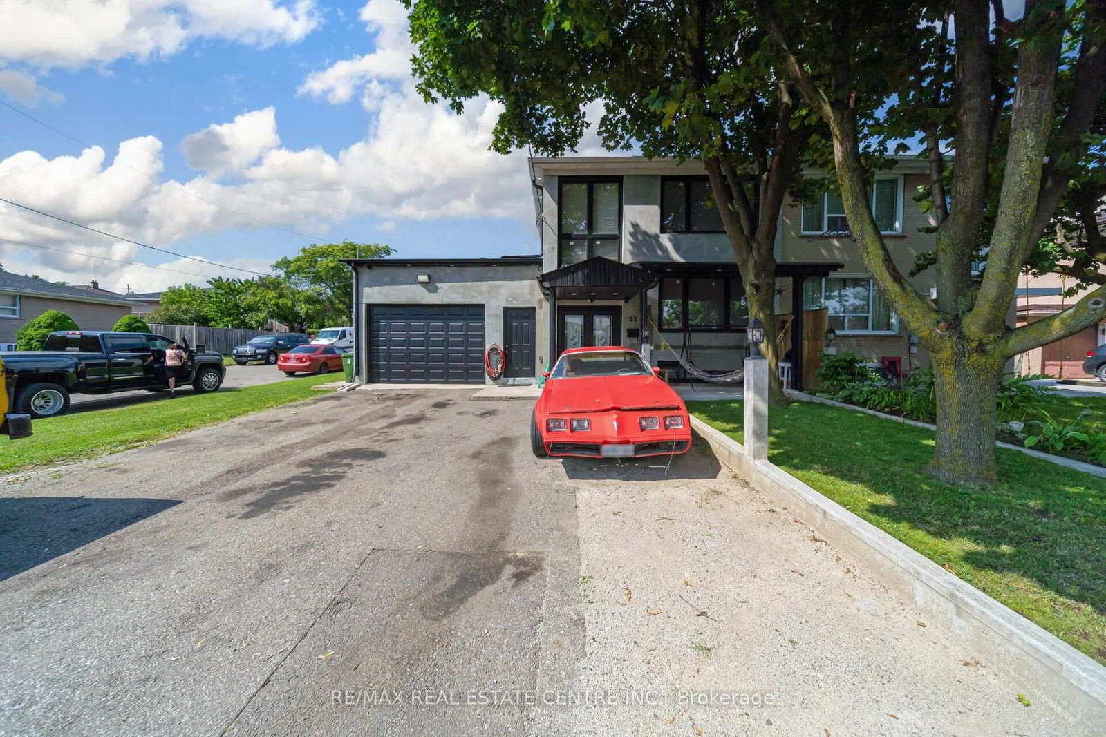 22 Neames Crescent • Toronto, ON photo 1