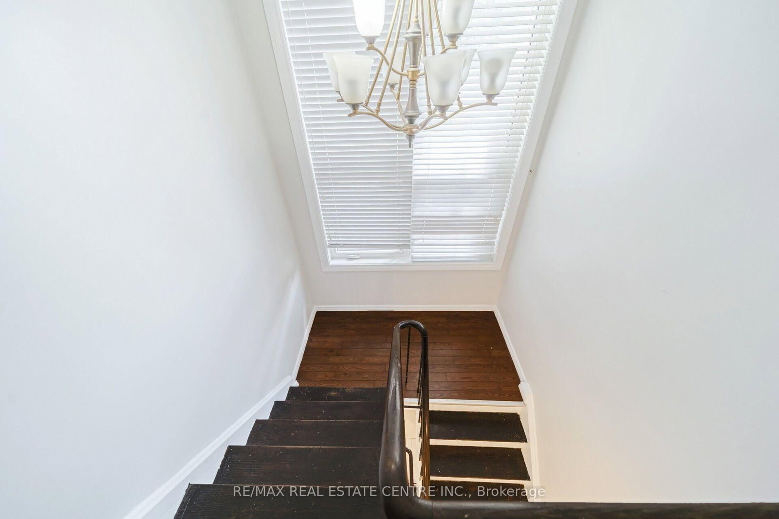 22 Neames Crescent • Toronto, ON photo 13