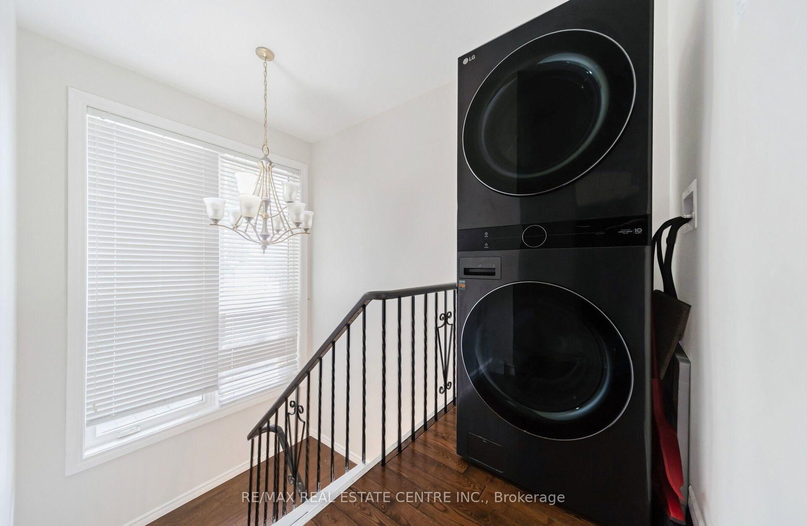 22 Neames Crescent • Toronto, ON photo 15