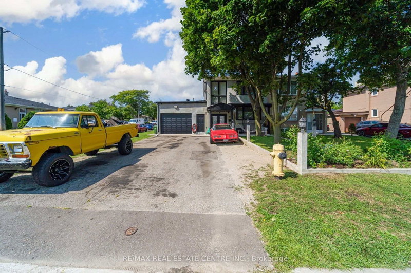 22 Neames Crescent