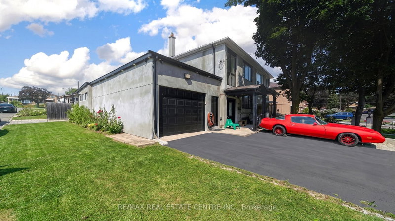 22 Neames Crescent