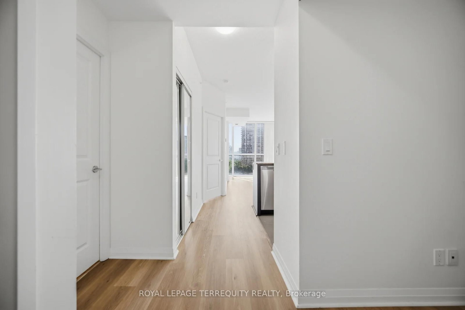 75 Eglinton Avenue W • #703 • Mississauga, ON photo 6
