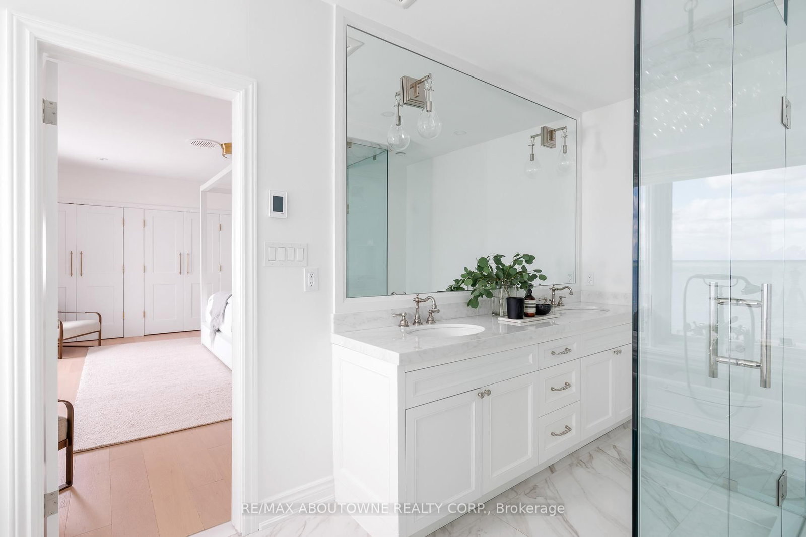 3 Ennisclare Drive • Oakville, ON photo 31