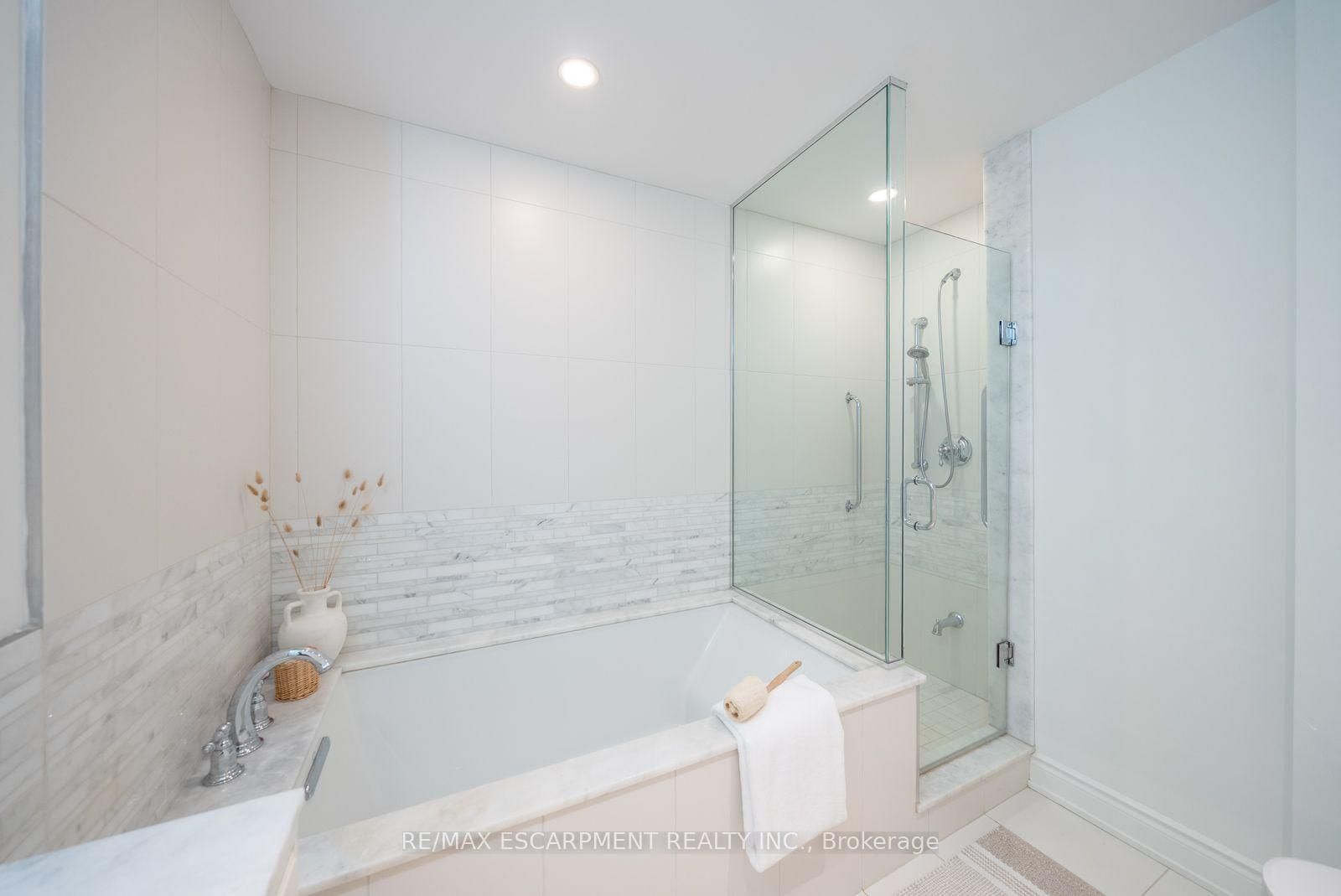 3500 LAKESHORE Road W • #110 • Oakville, ON photo 22