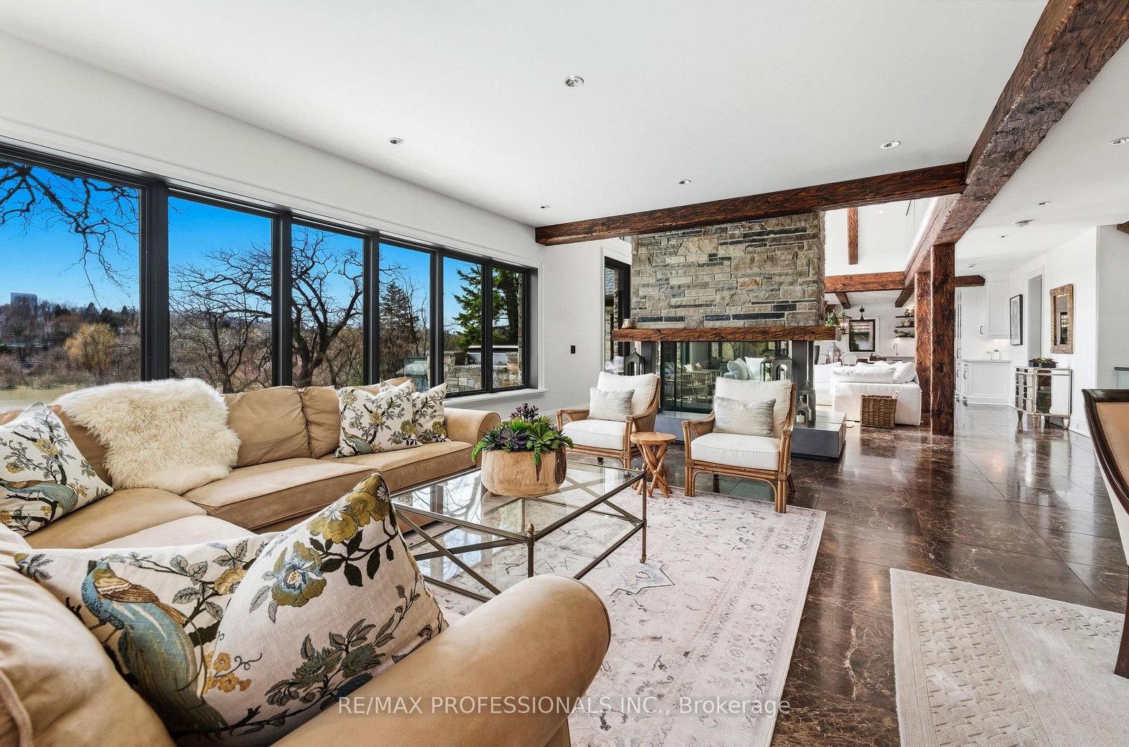 23 Riverside Crescent • Toronto, ON photo 2