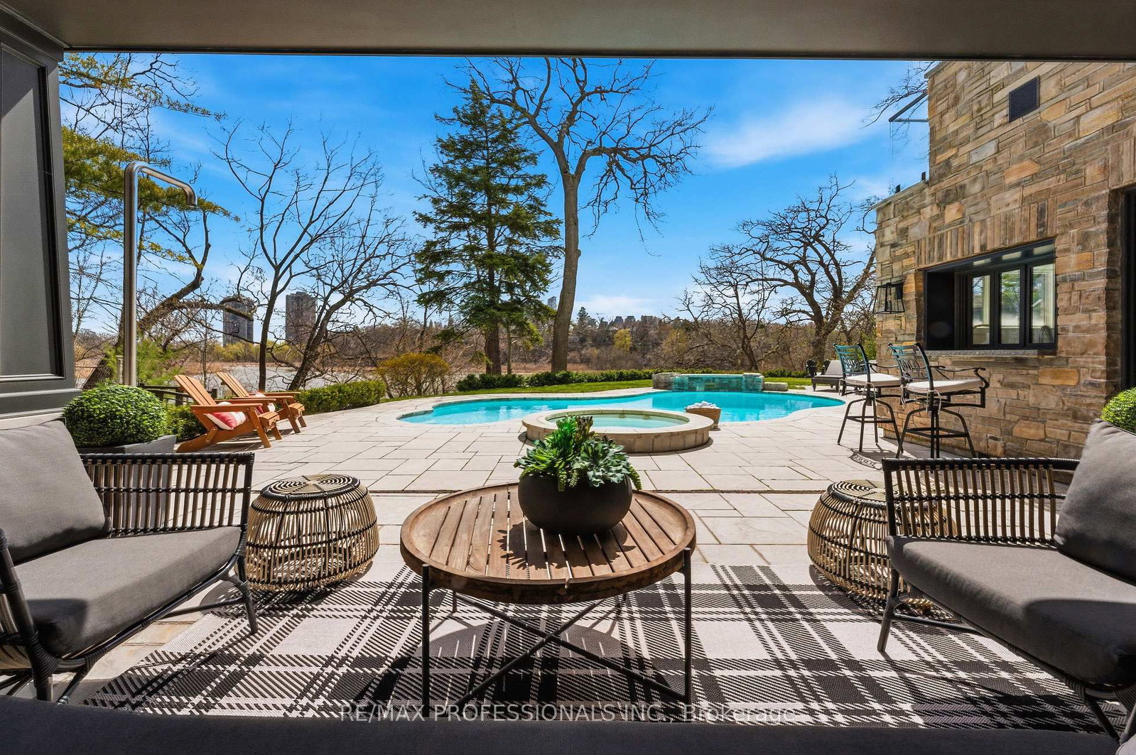 23 Riverside Crescent • Toronto, ON photo 39