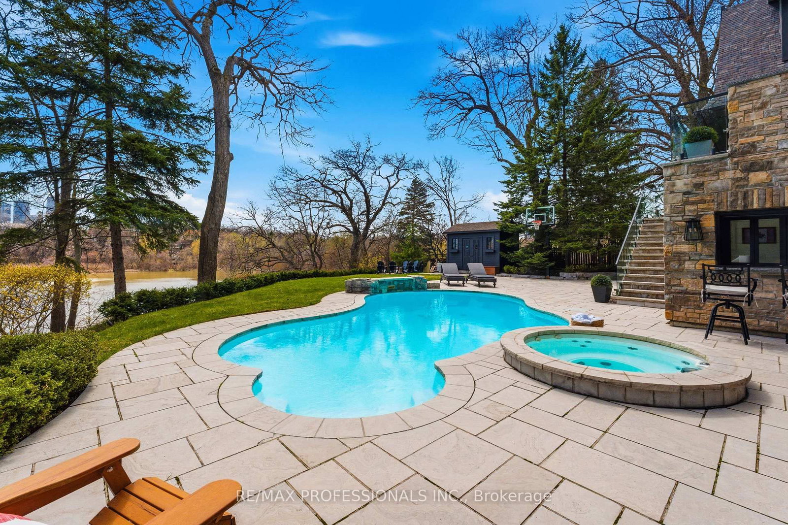 23 Riverside Crescent • Toronto, ON photo 42