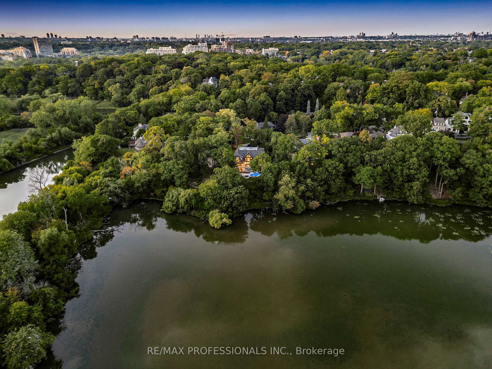 23 Riverside Crescent • Toronto, ON photo 48