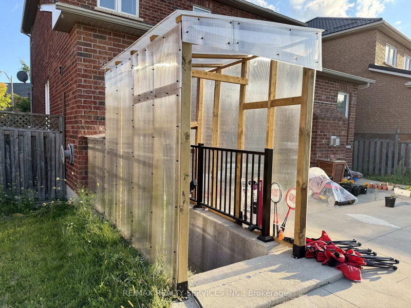 Bsmt - 35 Seahorse Avenue