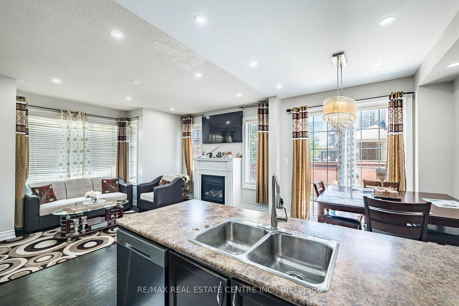 9 Loftsmoor Drive • Brampton, ON photo 17