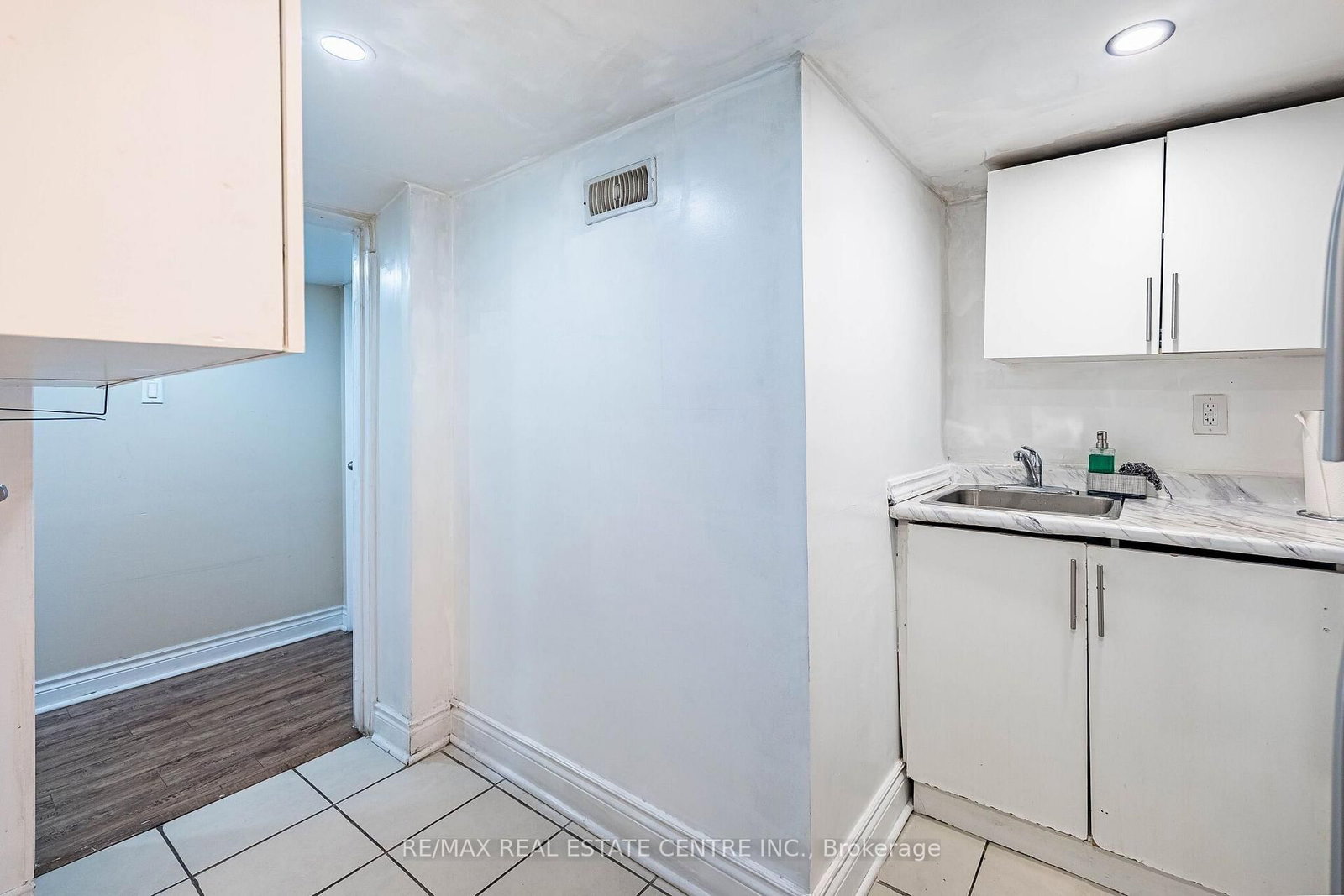 9 Loftsmoor Drive • Brampton, ON photo 44