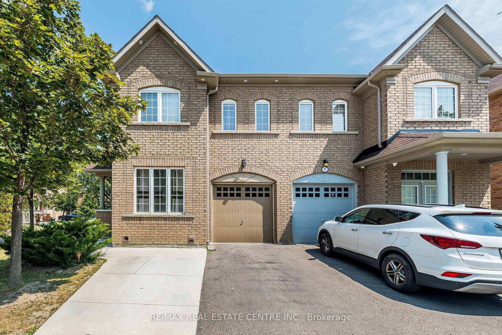 9 Loftsmoor Drive • Brampton, ON photo 5