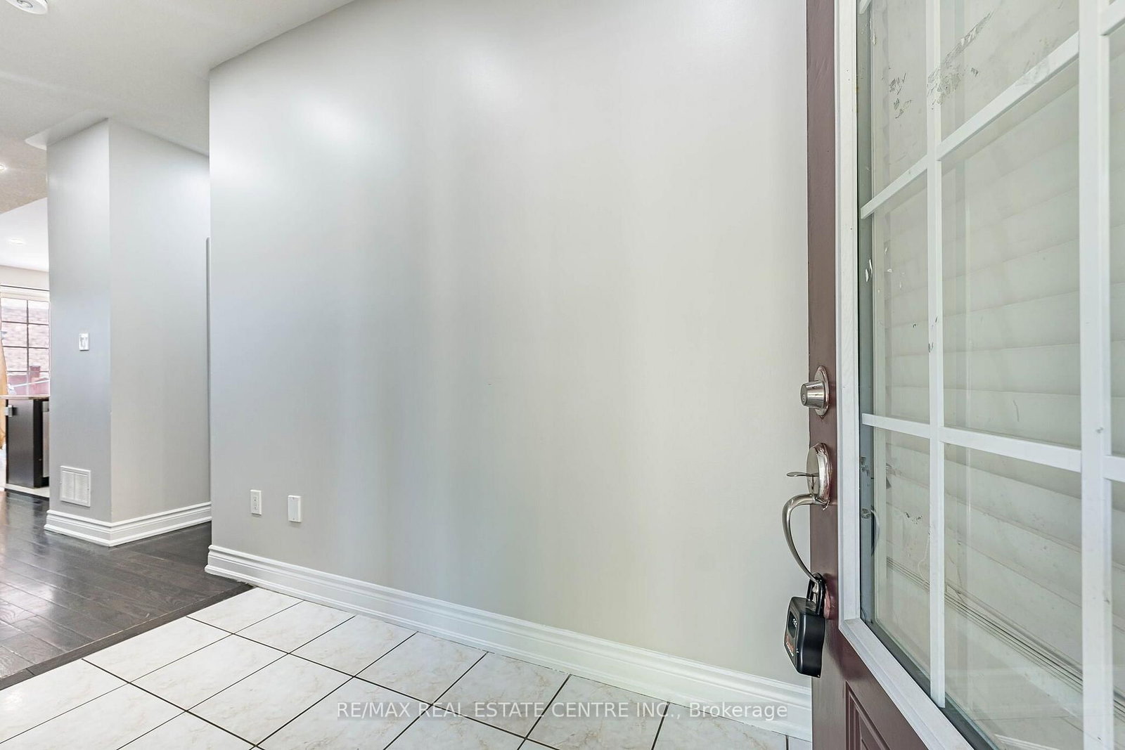 9 Loftsmoor Drive • Brampton, ON photo 8