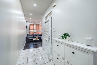9 Loftsmoor Drive • Brampton, ON photo 9