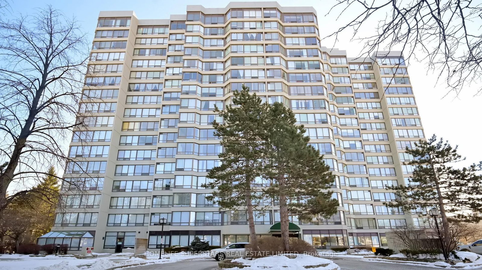26 Hanover Road • #301 • Brampton, ON photo 1