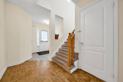 7 Grape Trail • Brampton, ON photo 5