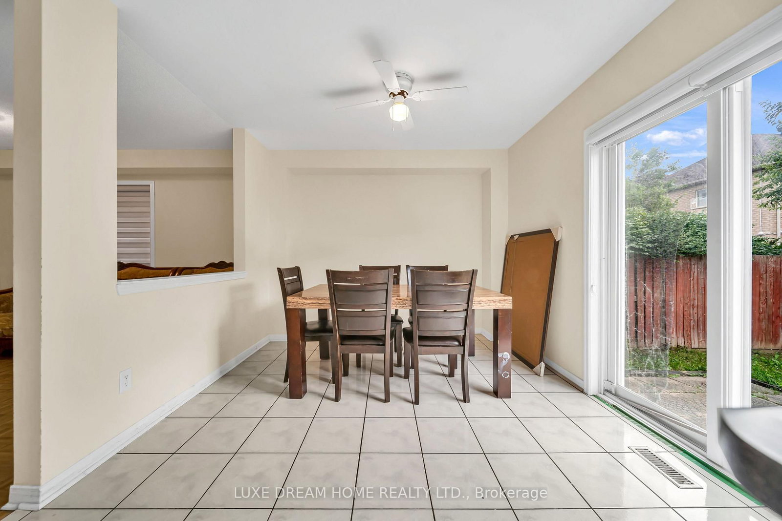 7 Grape Trail • Brampton, ON photo 9