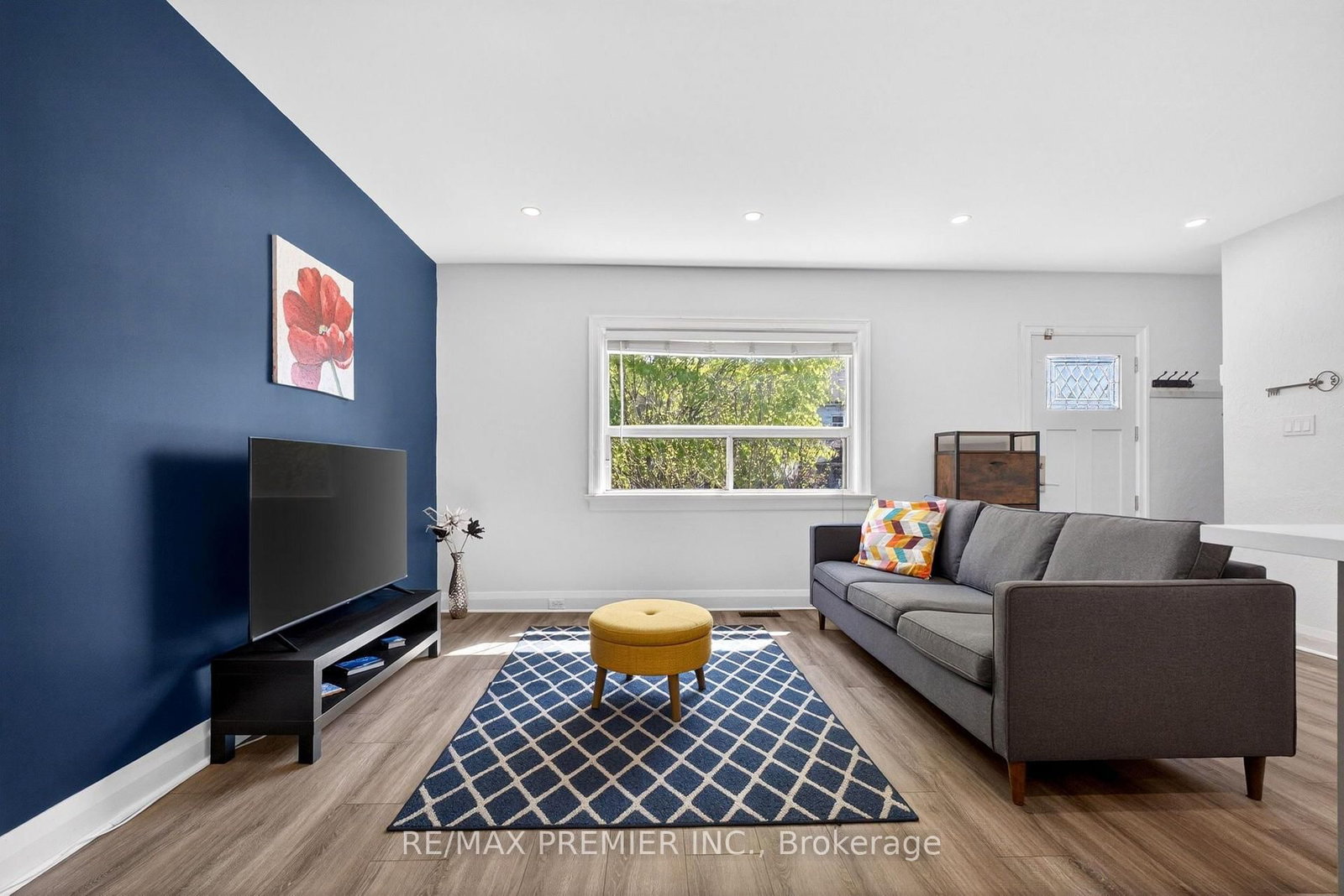 154 Fifth Street • Toronto, ON photo 5