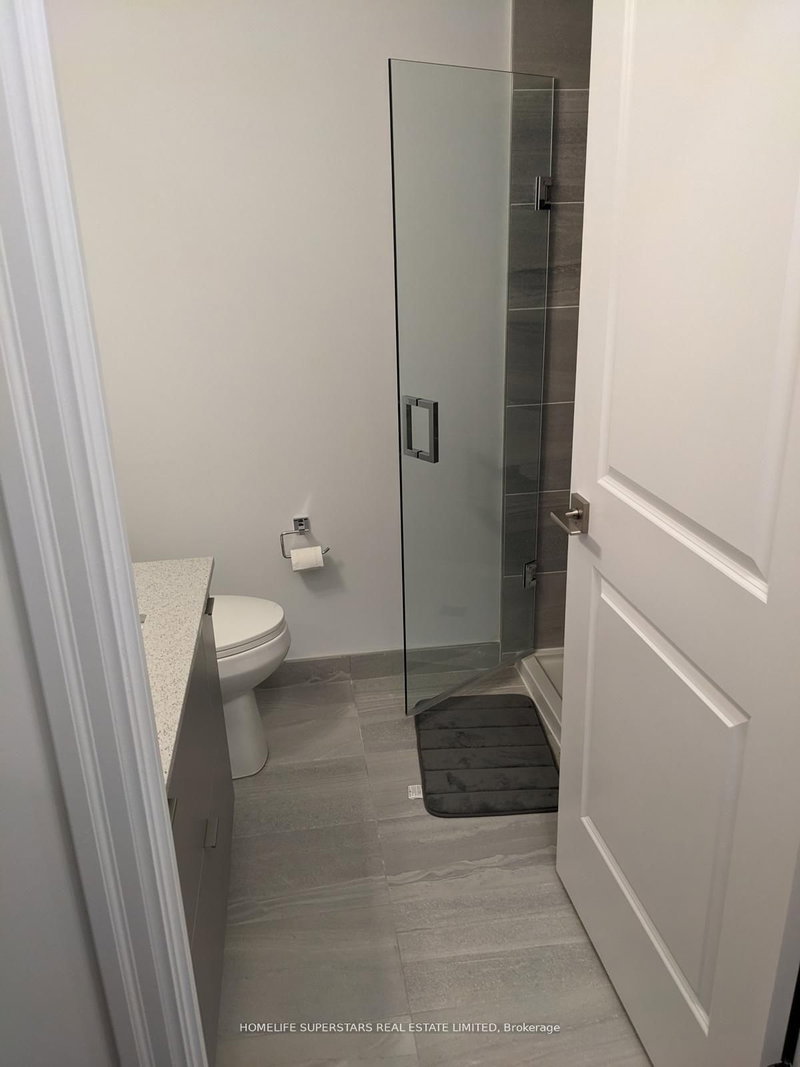 2110 - 30 Elm Drive W