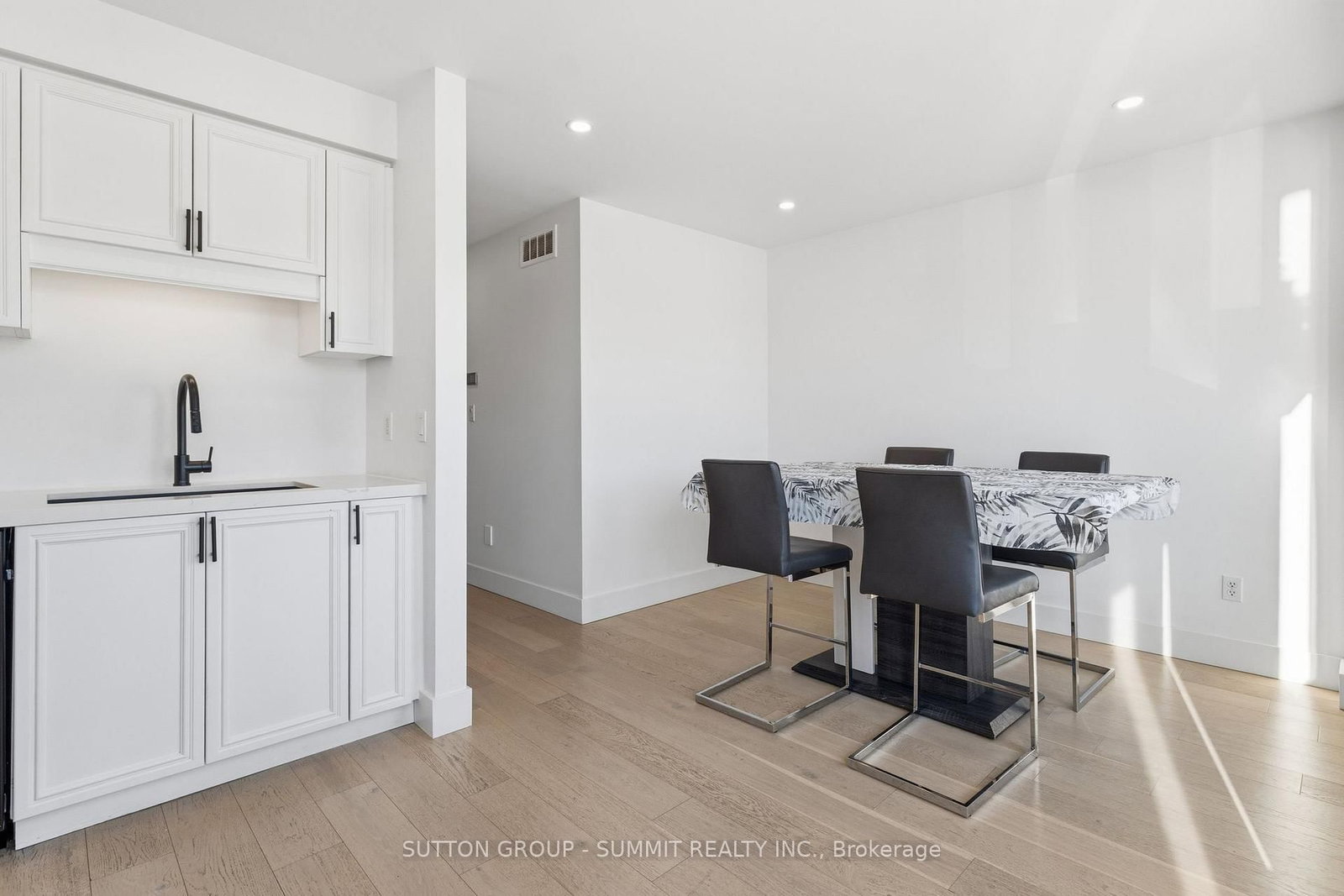 1253 SILVAN FOREST Drive • #7 • Burlington, ON photo 15