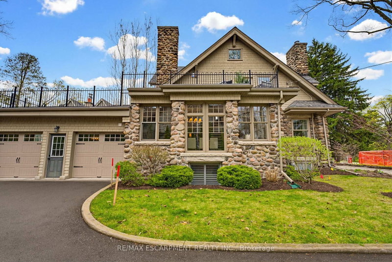 3083 LAKESHORE Road