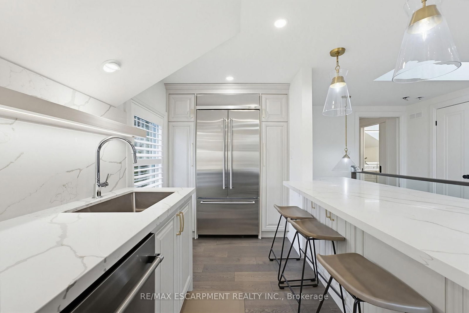 3083 LAKESHORE Road • Burlington, ON photo 36