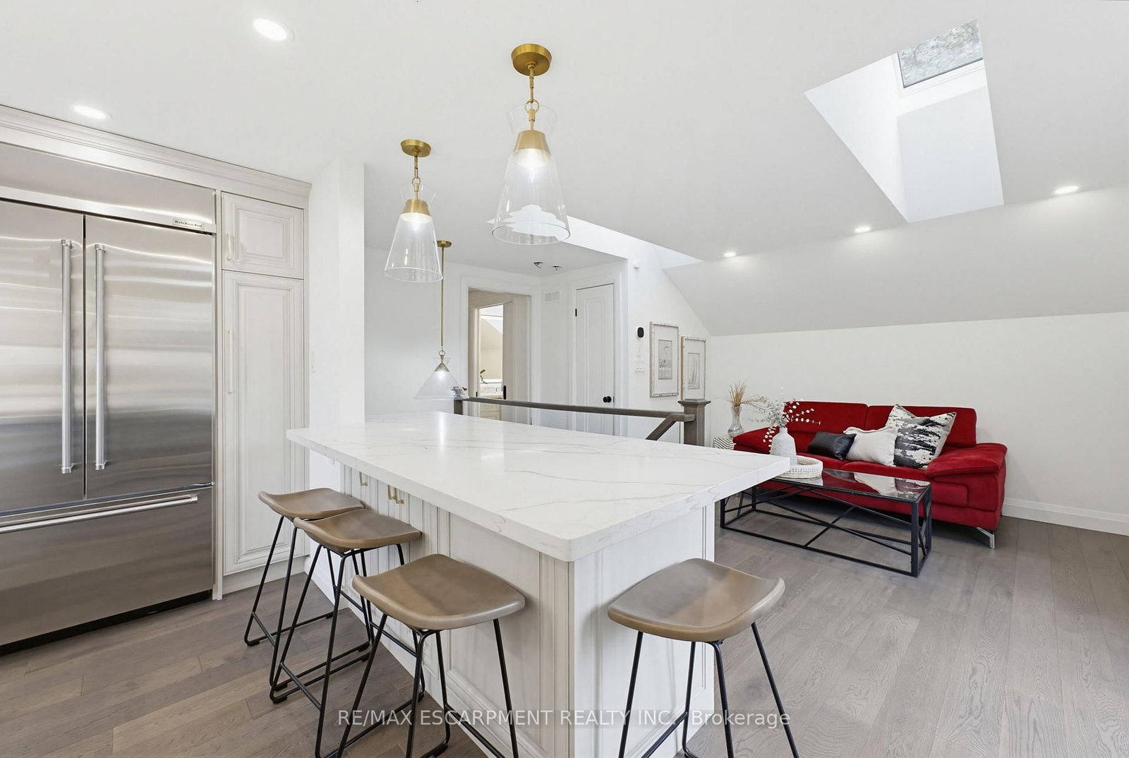 3083 LAKESHORE Road • Burlington, ON photo 37