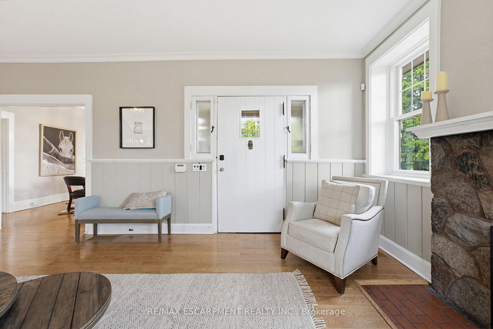3083 LAKESHORE Road • Burlington, ON photo 5