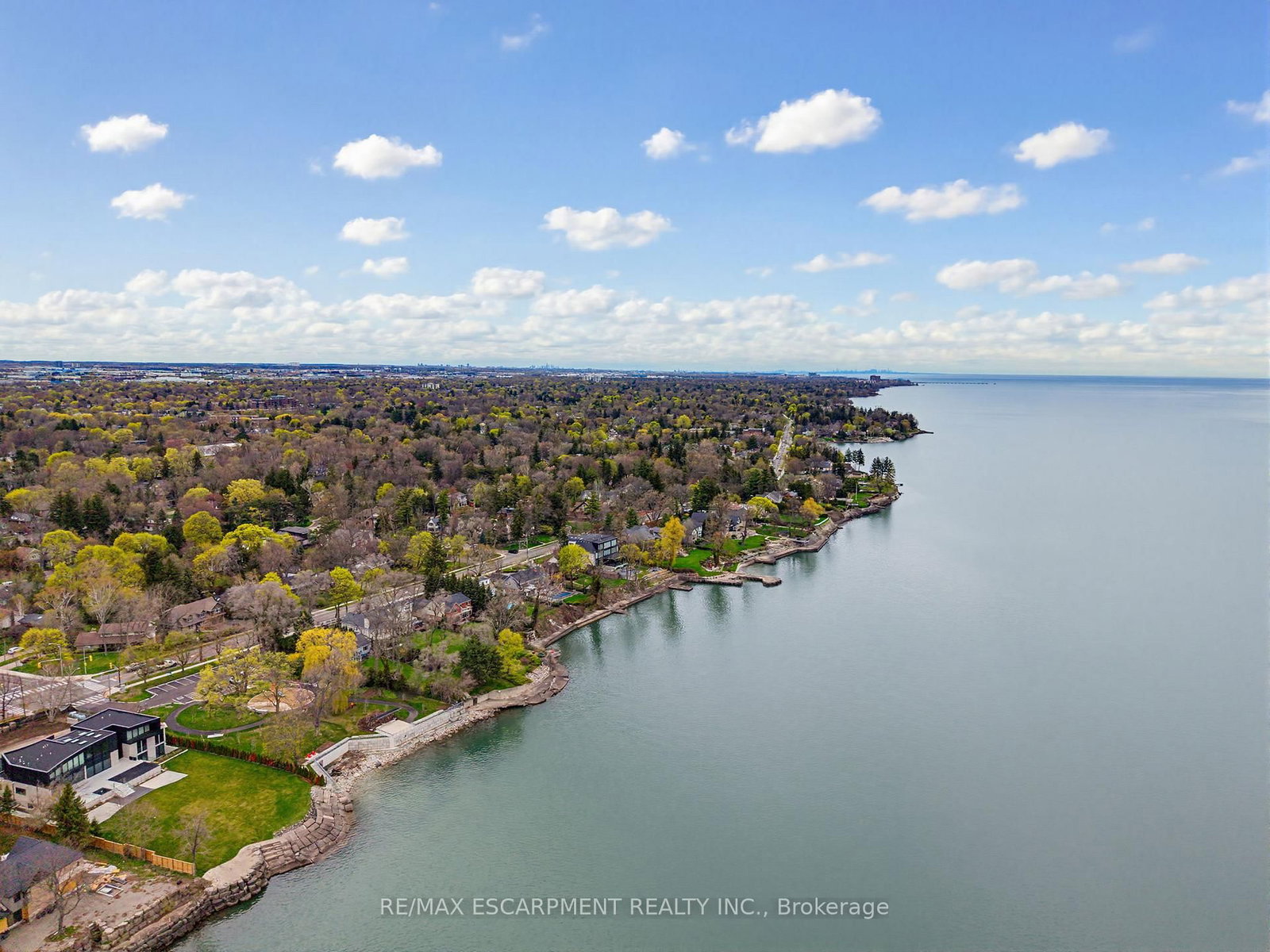 3083 LAKESHORE Road • Burlington, ON photo 50